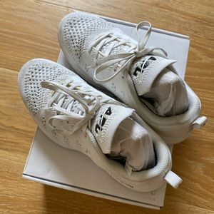 APL Techloom Pro shoes